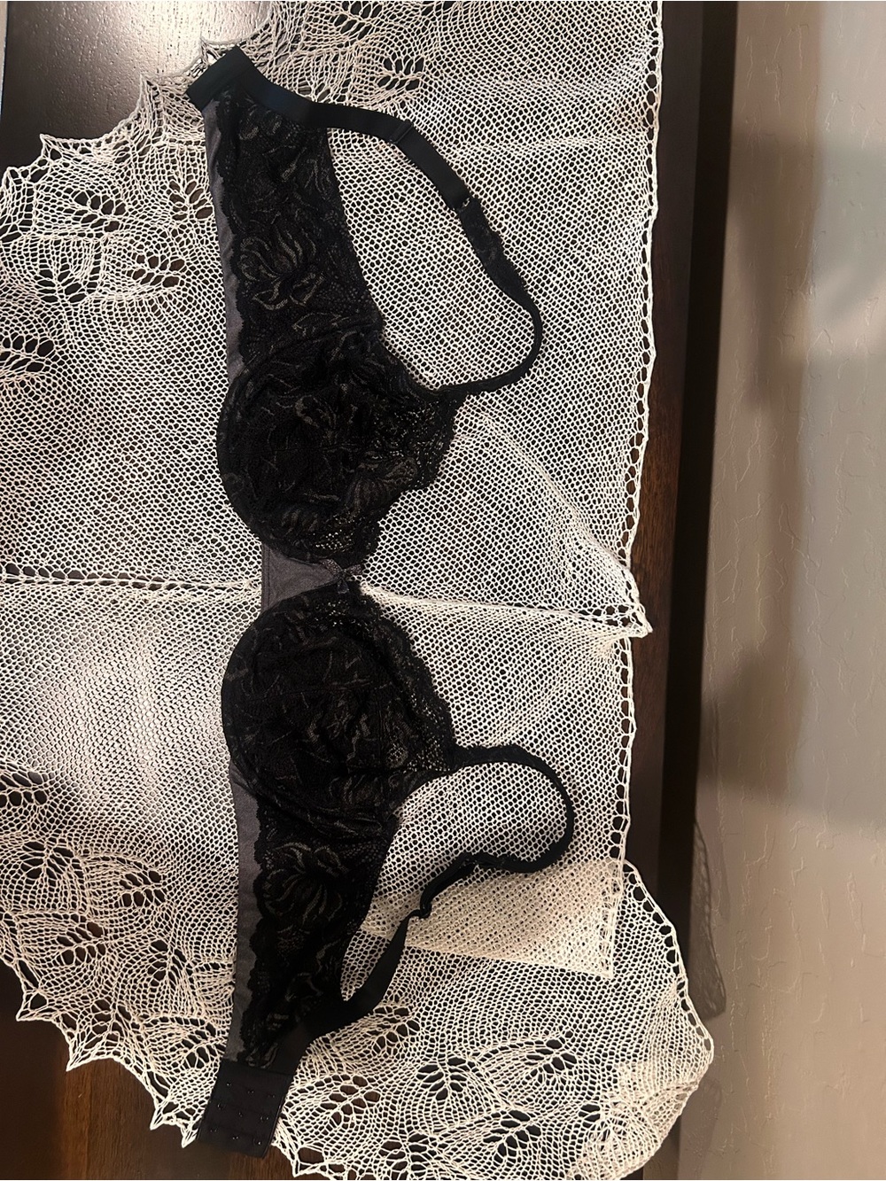 Bali Black Lace Underwire Bra with Floral Pattern
